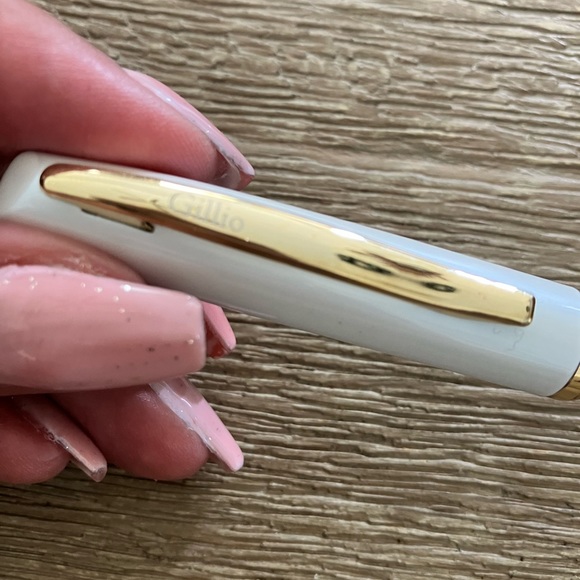 Gillio - Picture 1 of 4